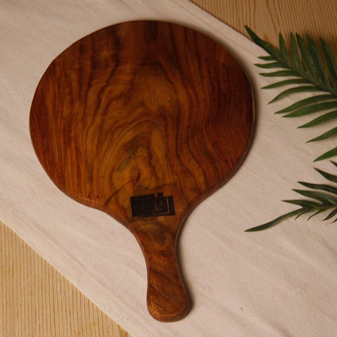 Natural Wooden Circular Cutting Board With Hand